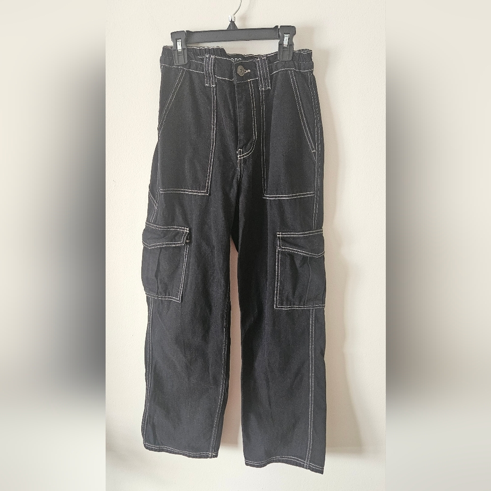 BDG Black Cargo Pants With White Contrast Stitching Sz 26